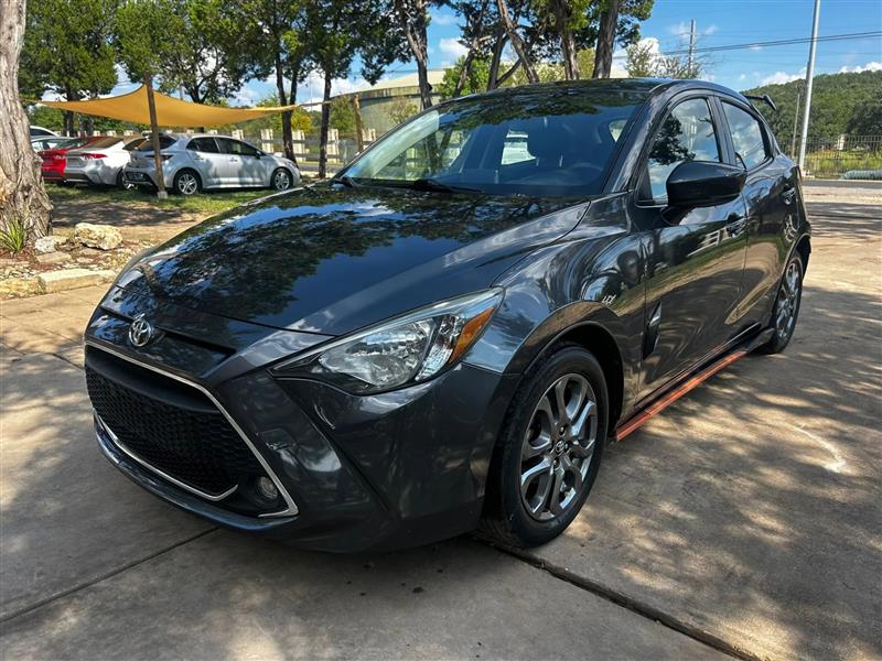 Toyota Yaris LE Hatchback 2020