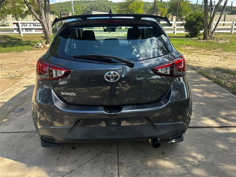 Toyota Yaris LE Hatchback 2020