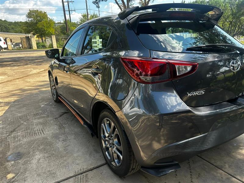 Toyota Yaris LE Hatchback 2020