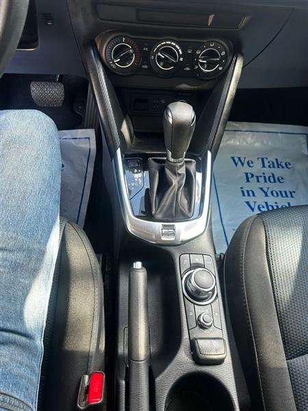 Toyota Yaris LE Hatchback 2020