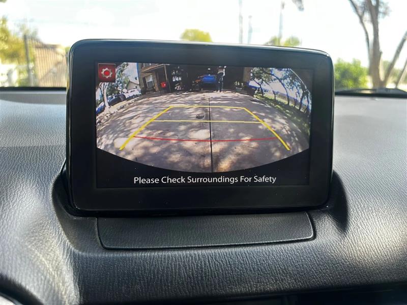 Toyota Yaris LE Hatchback 2020