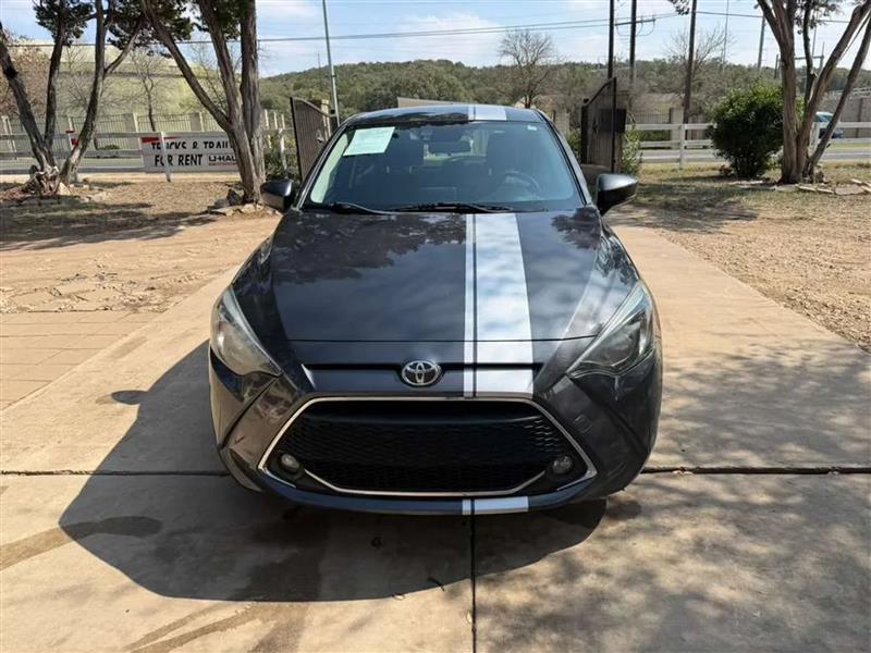Toyota Yaris LE Hatchback 2020