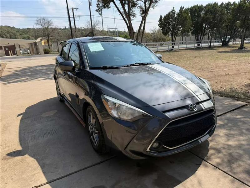 Toyota Yaris LE Hatchback 2020