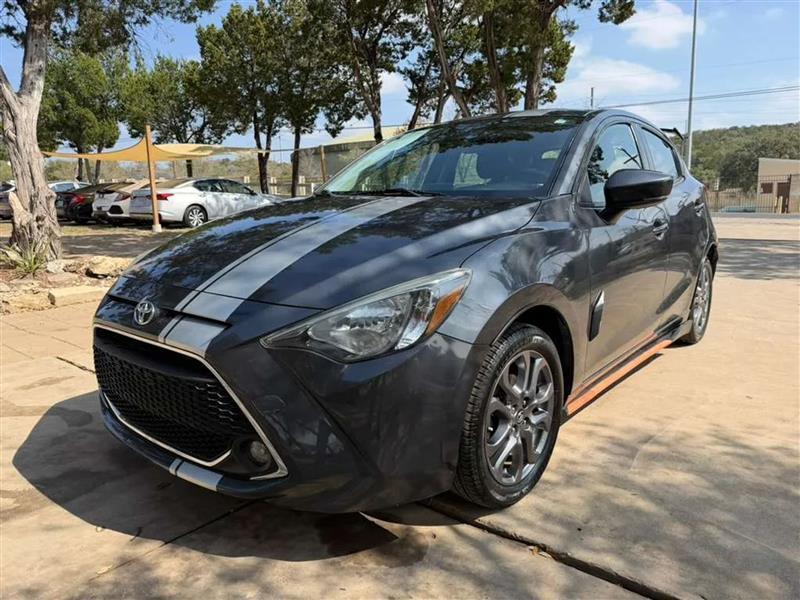Toyota Yaris LE Hatchback 2020