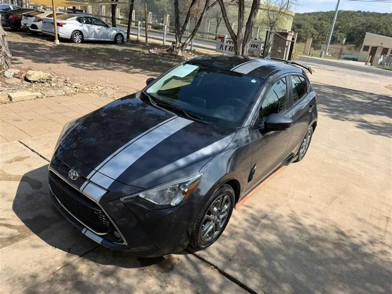 Toyota Yaris LE Hatchback 2020