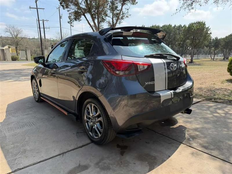 Toyota Yaris LE Hatchback 2020