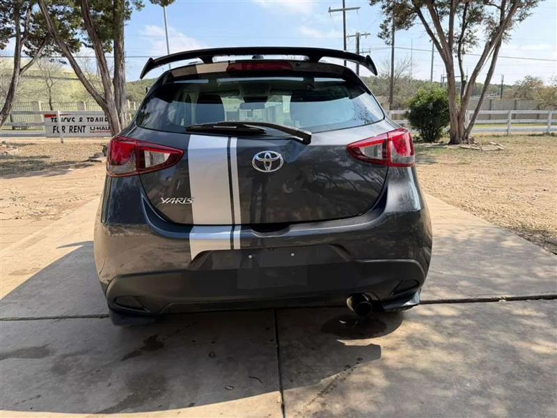 Toyota Yaris LE Hatchback 2020