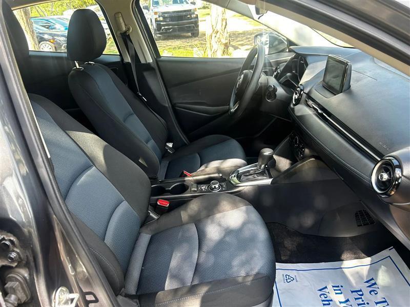 Toyota Yaris LE Hatchback 2020