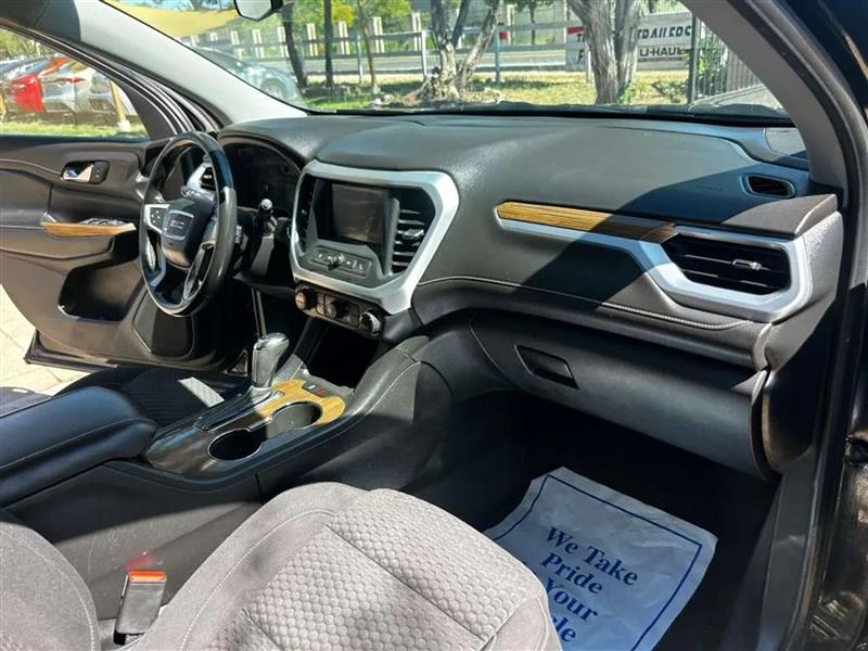 GMC Acadia SLE-1 FWD 2019