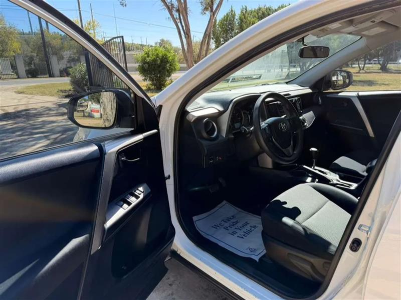 Toyota RAV4 LE FWD 2016 Toyota RAV4 LE FWD 2016