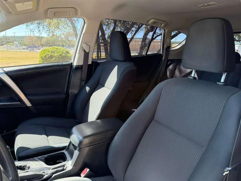 Toyota RAV4 LE FWD 2016 Toyota RAV4 LE FWD 2016