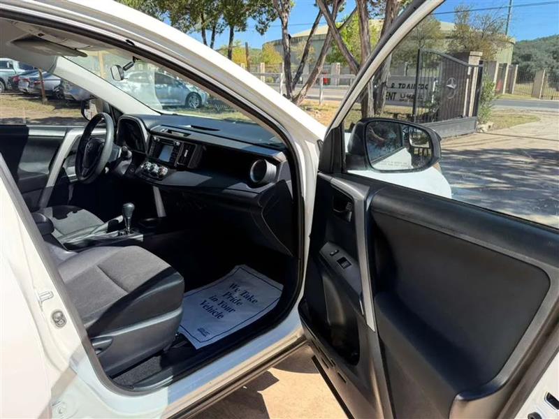 Toyota RAV4 LE FWD 2016 Toyota RAV4 LE FWD 2016