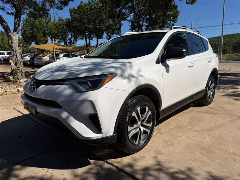 Toyota RAV4 LE FWD 2016