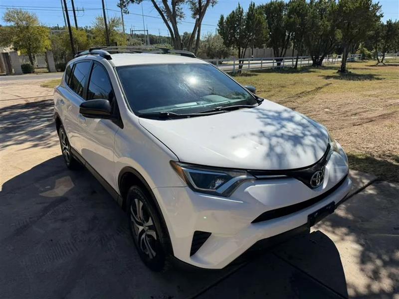 Toyota RAV4 LE FWD 2016
