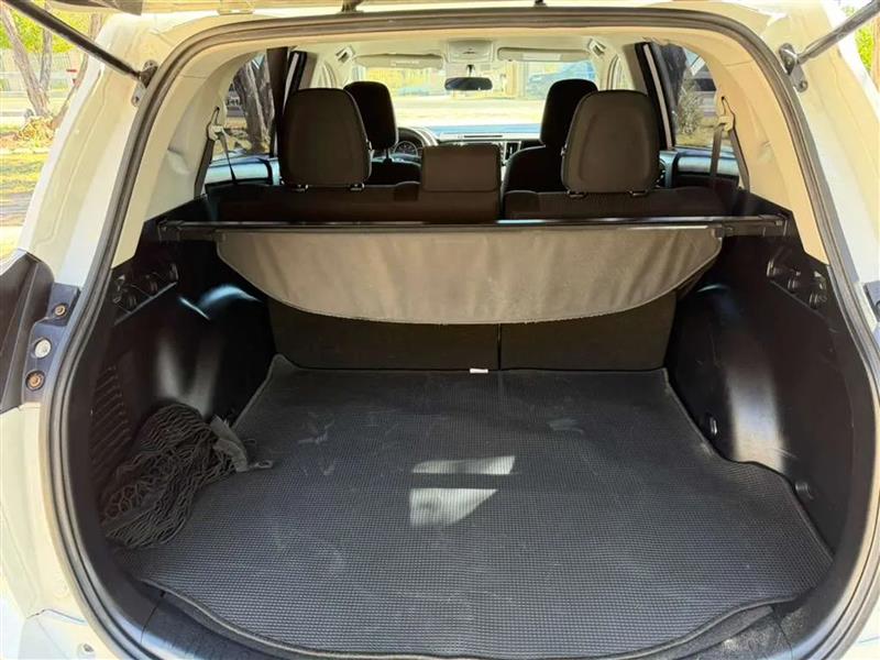 Toyota RAV4 LE FWD 2016