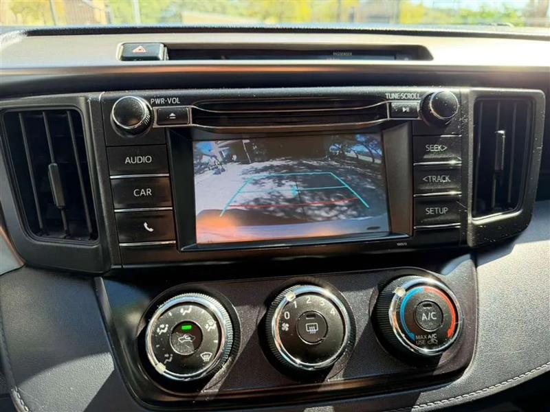 Toyota RAV4 LE FWD 2016