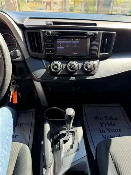 Toyota RAV4 LE FWD 2016