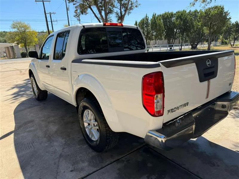 Nissan Frontier SV Crew Cab V6 2015