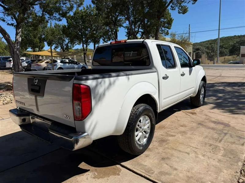 Nissan Frontier SV Crew Cab V6 2015