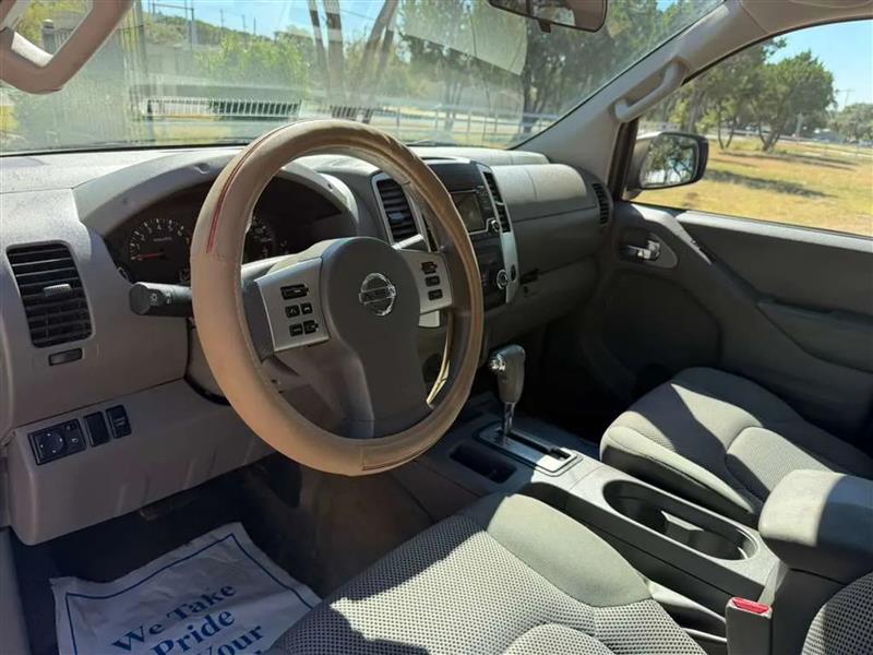 Nissan Frontier SV Crew Cab V6 2015