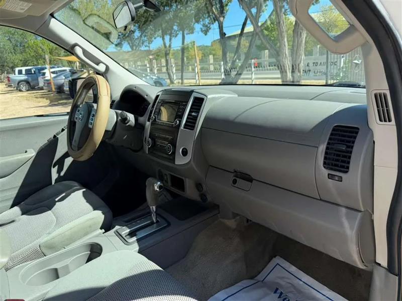 Nissan Frontier SV Crew Cab V6 2015