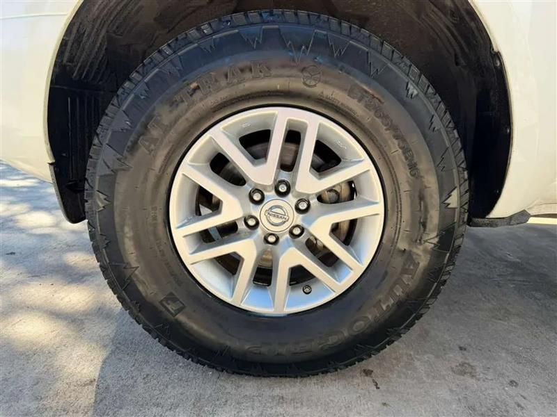 Nissan Frontier SV Crew Cab V6 2015