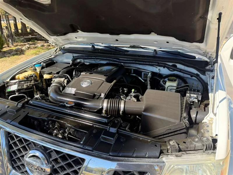 Nissan Frontier SV Crew Cab V6 2015