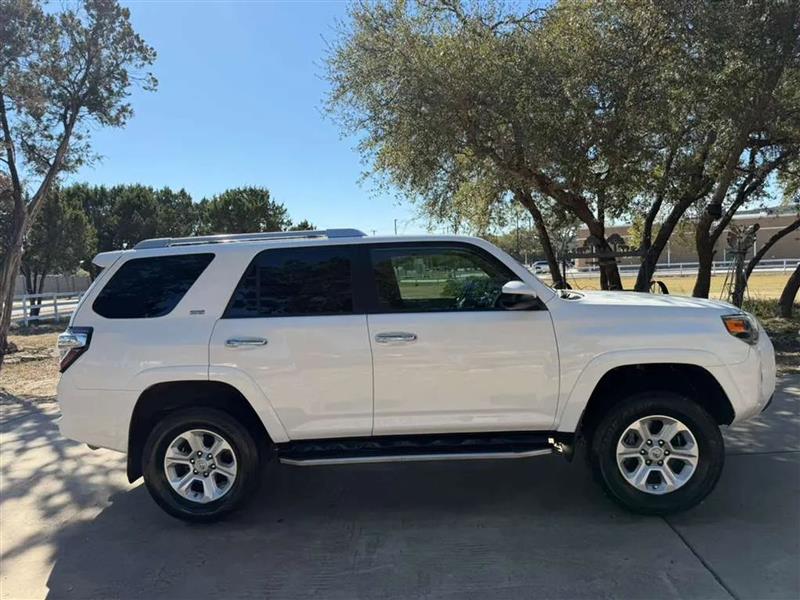 Toyota 4Runner SR5 2WD 2015