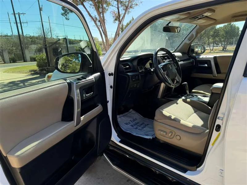 Toyota 4Runner SR5 2WD 2015