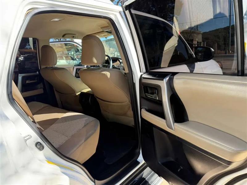 Toyota 4Runner SR5 2WD 2015