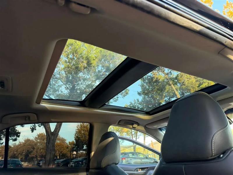 Toyota Camry XSE V6 2019