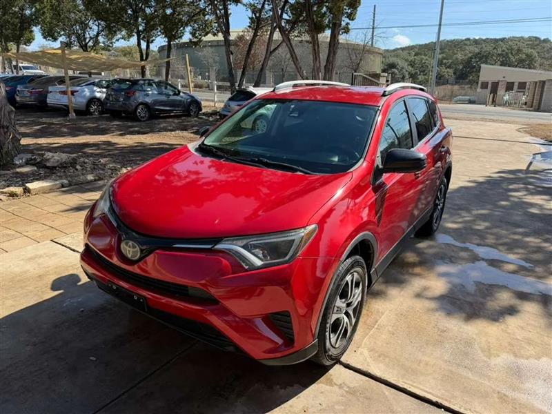 Toyota RAV4 LE FWD 2017