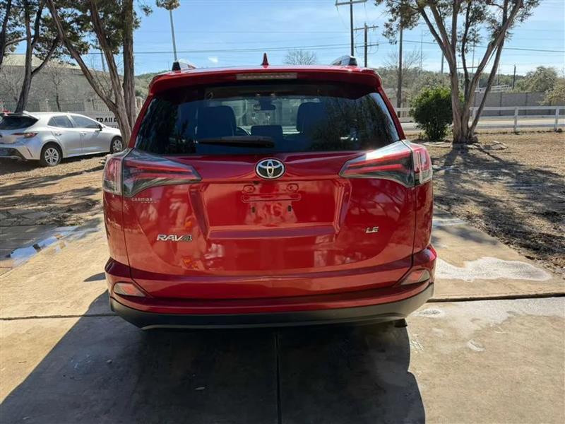 Toyota RAV4 LE FWD 2017