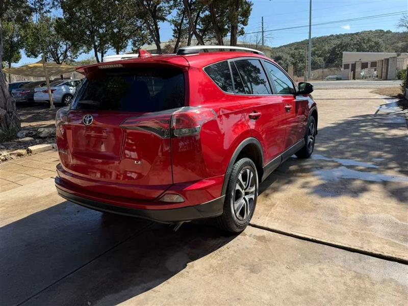 Toyota RAV4 LE FWD 2017