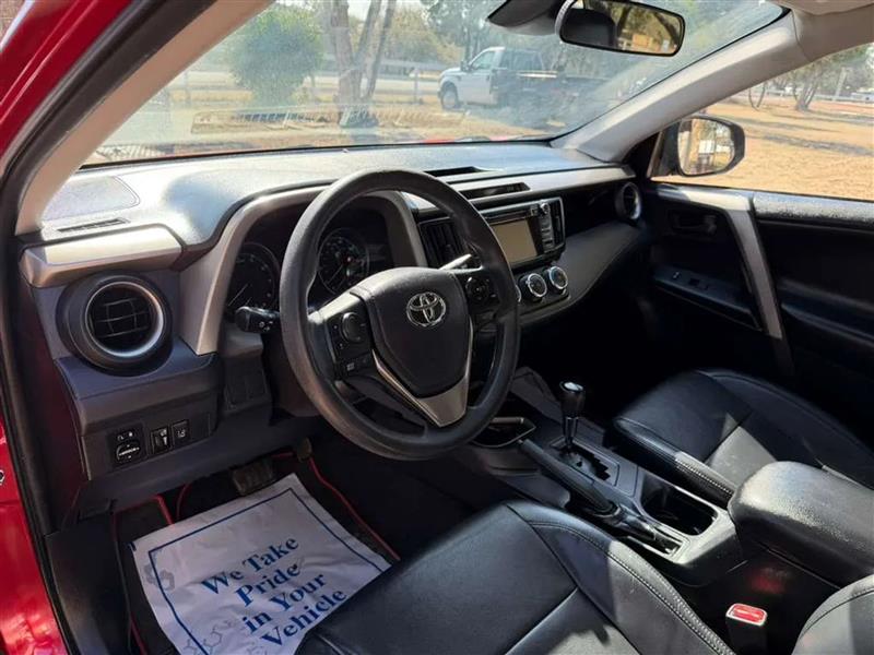 Toyota RAV4 LE FWD 2017