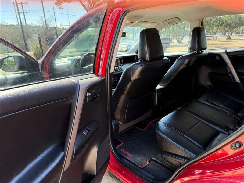 Toyota RAV4 LE FWD 2017