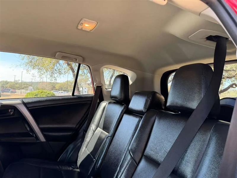 Toyota RAV4 LE FWD 2017