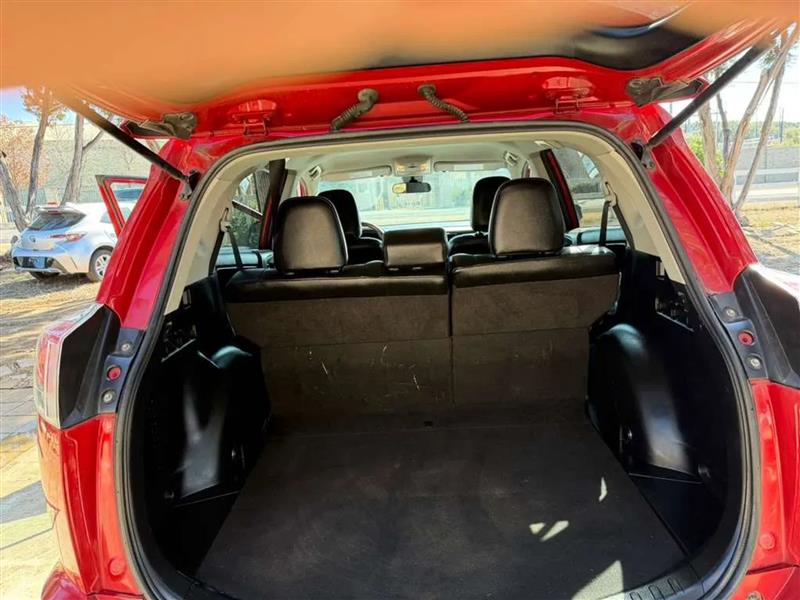 Toyota RAV4 LE FWD 2017