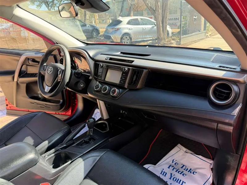 Toyota RAV4 LE FWD 2017