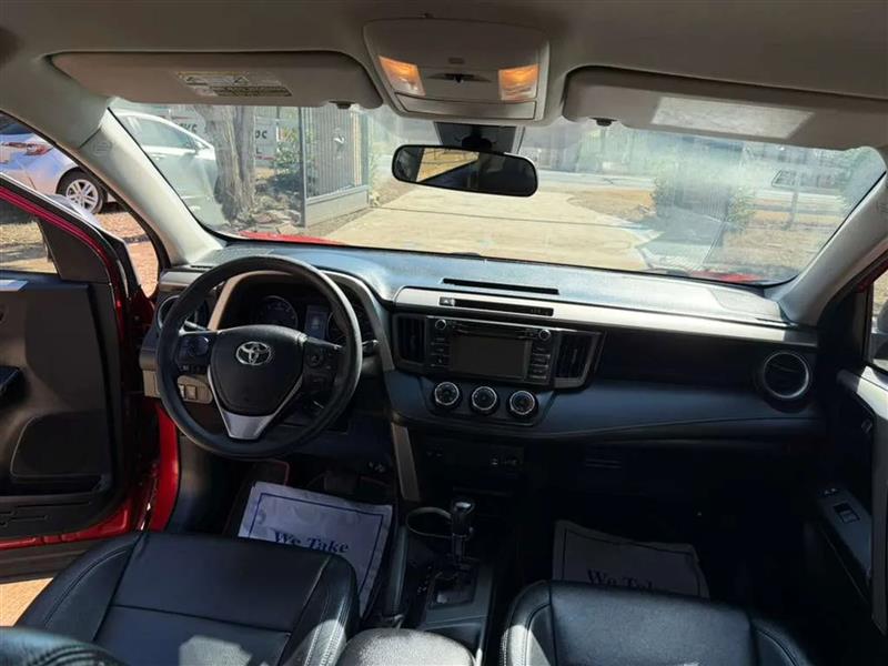 Toyota RAV4 LE FWD 2017