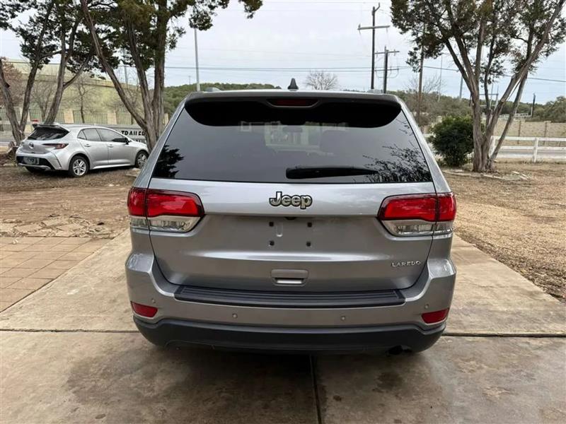 Jeep Grand Cherokee Laredo 2WD 2020