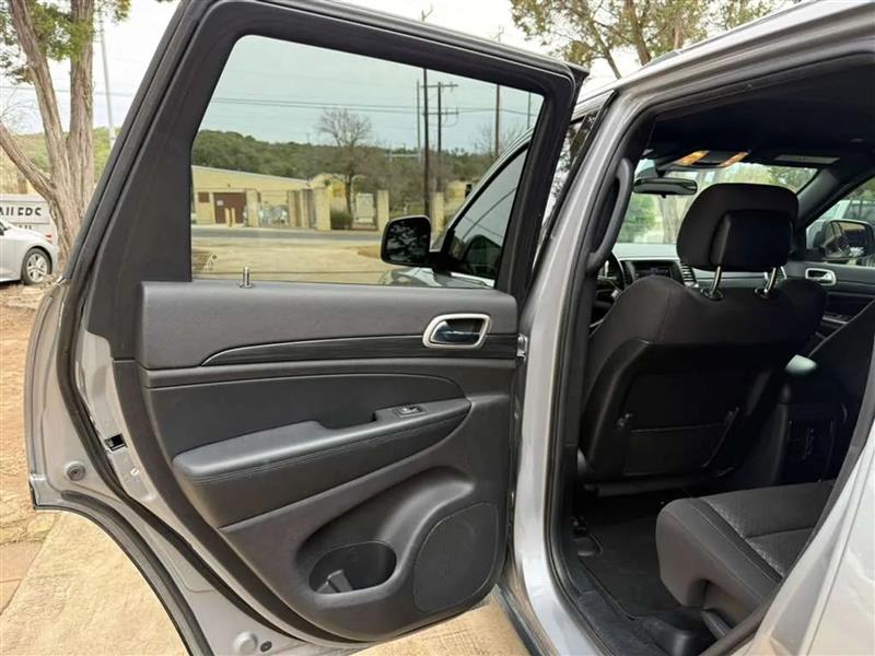 Jeep Grand Cherokee Laredo 2WD 2020