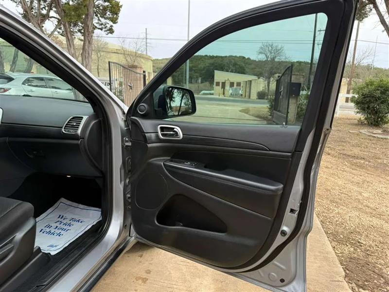 Jeep Grand Cherokee Laredo 2WD 2020