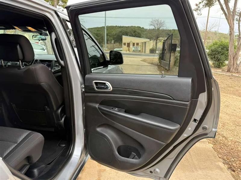 Jeep Grand Cherokee Laredo 2WD 2020