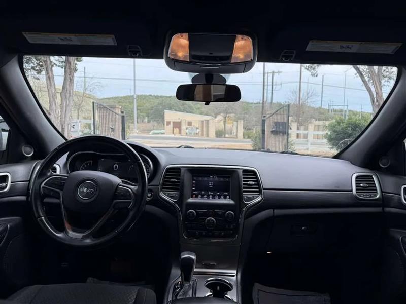 Jeep Grand Cherokee Laredo 2WD 2020