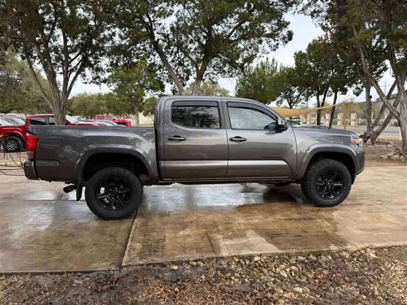 Toyota Tacoma SR5 Double Cab Long Bed V6 6AT 2WD 2016