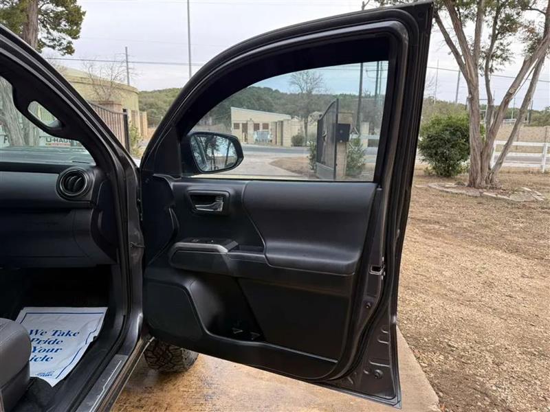 Toyota Tacoma SR5 Double Cab Long Bed V6 6AT 2WD 2016