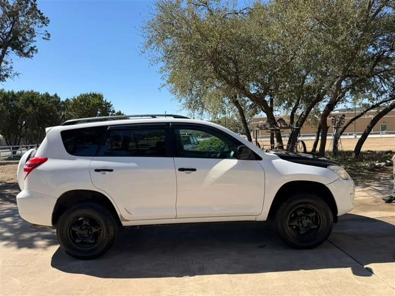 Toyota RAV4 Base I4 4WD 2011