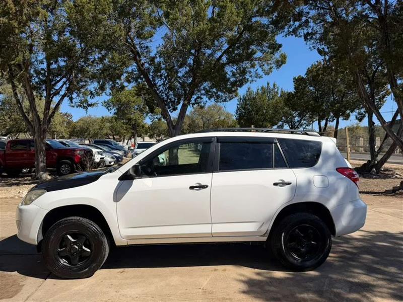 Toyota RAV4 Base I4 4WD 2011