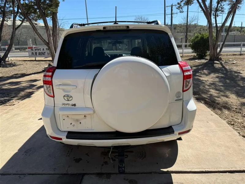 Toyota RAV4 Base I4 4WD 2011